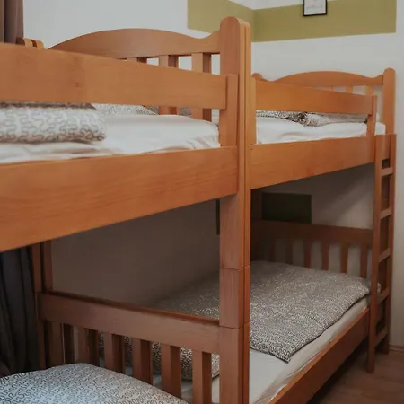 Scardona Hostel *